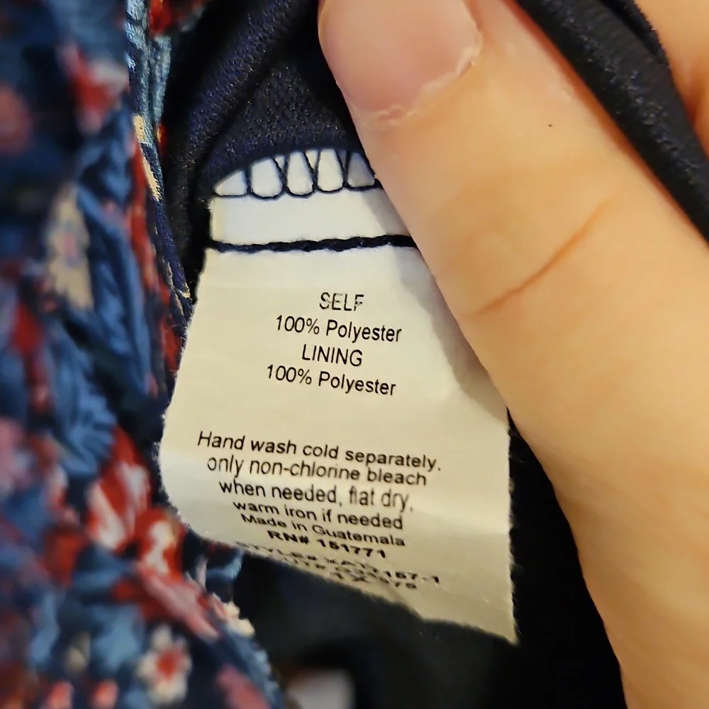 Gilli Floral Shear Sleeve Keyhole Back Tunic Blouse. NWT - Picture 6 of 8